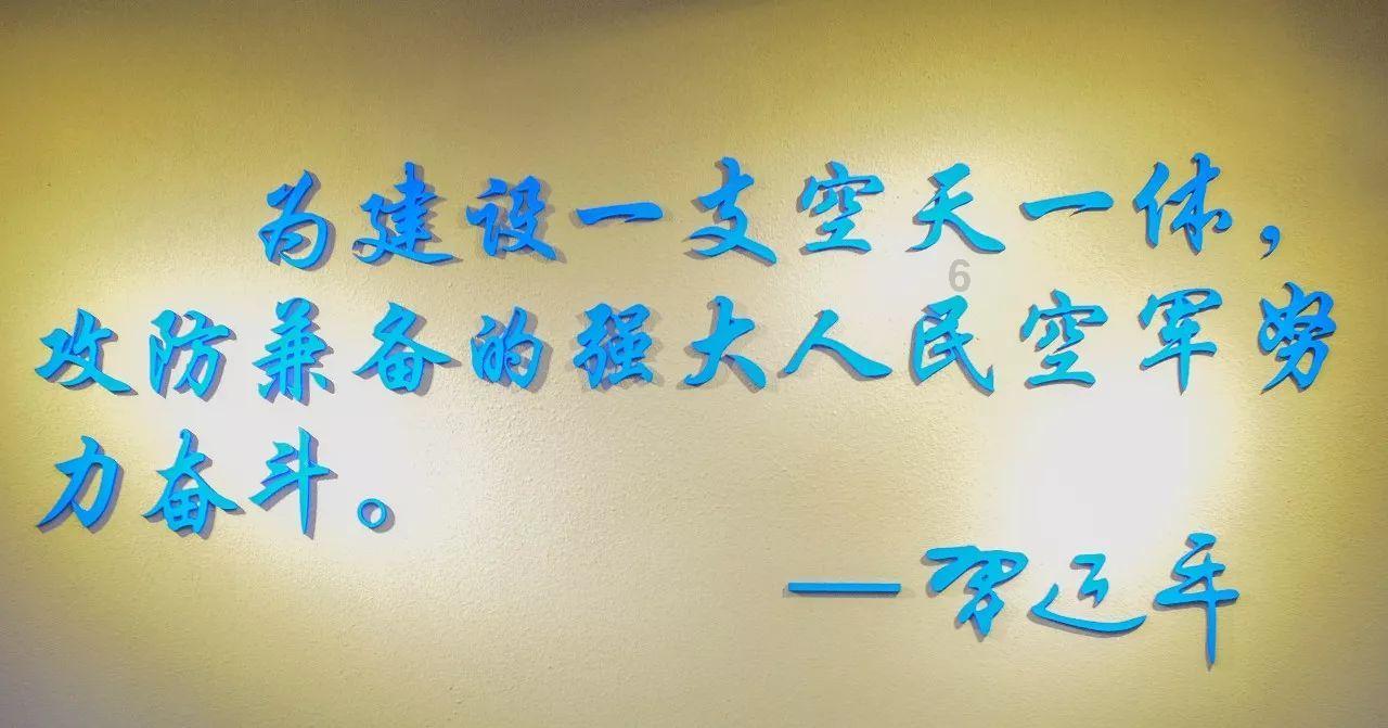 在万峰林赏最早油菜花 共赴一场温暖的“冬日雅宴”
